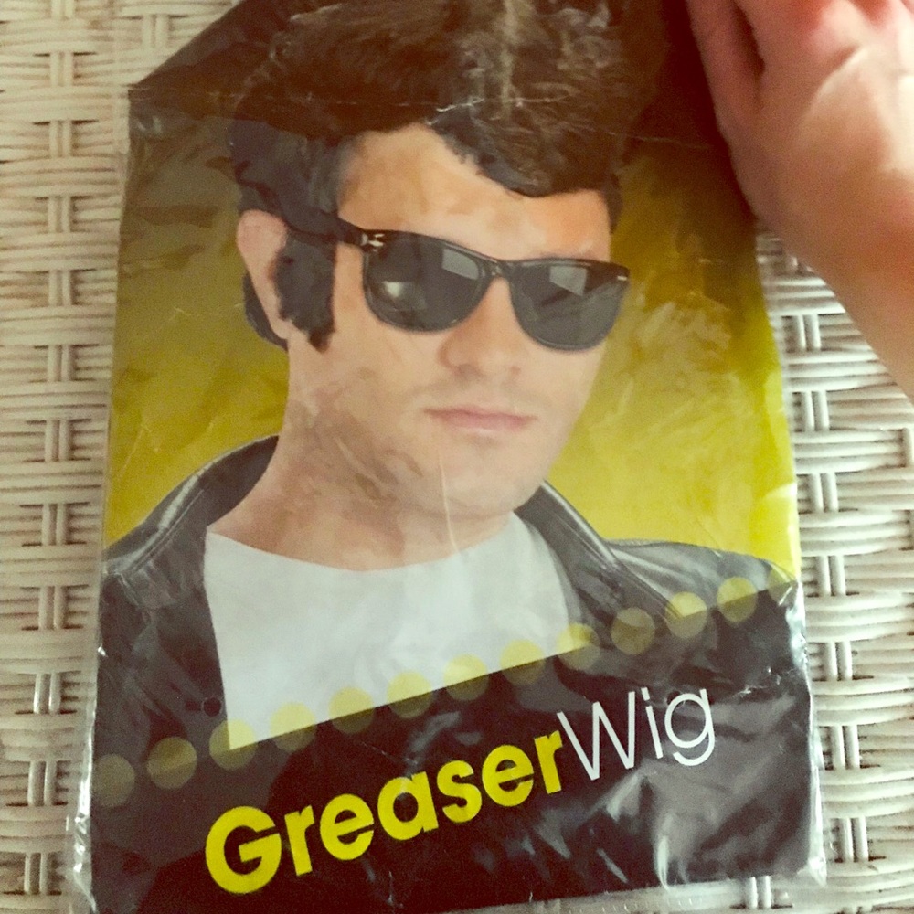 NEW Halloween “Grease” Wig
